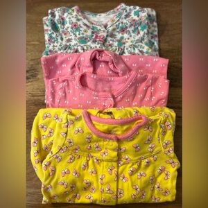 CARTERS 9‎ MONTHS BUNDLE OF PJS